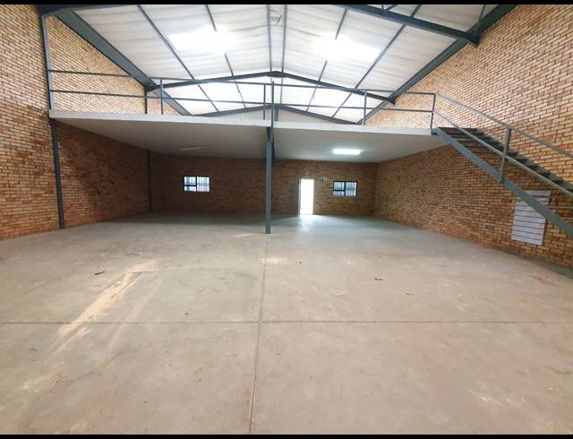 454M² WAREHOUSE TO LET IN CROWN